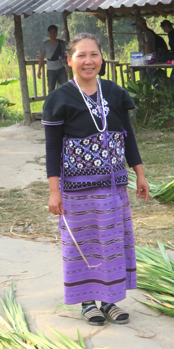 07 - Karen Tribe Lady