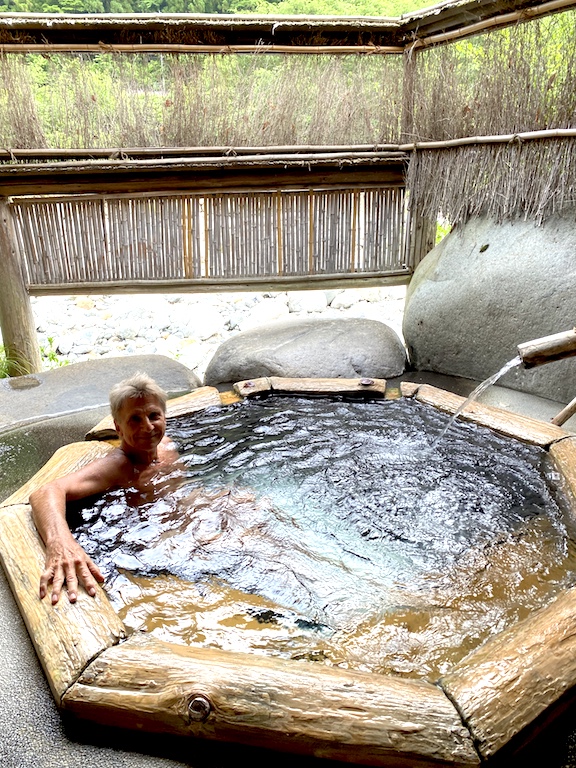 21-JD-in-Onsen