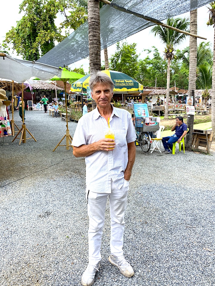Coconut-Market 04