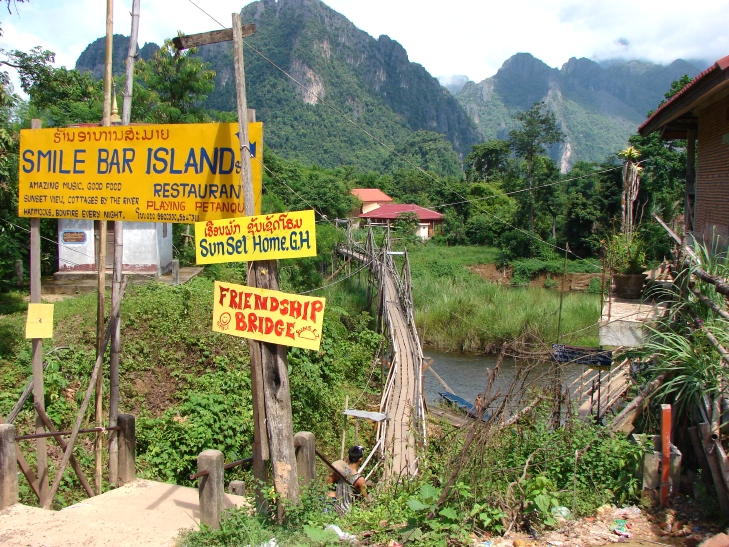 R28 VangVieng 1