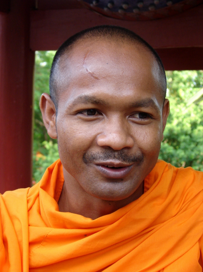 A59 Monk-PhnomPenh