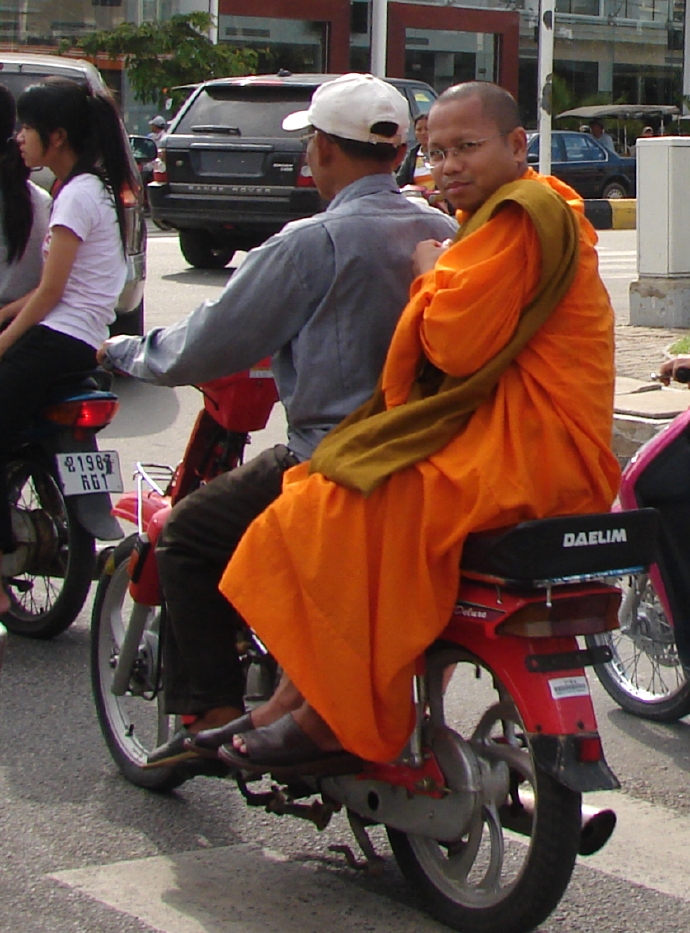 A63 MonkonaMotorscooter-PhnomPenh